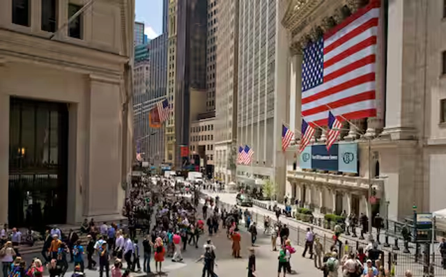 Wall Street Reacts to Tim Cook's CEO Exit and John Ternus Succession